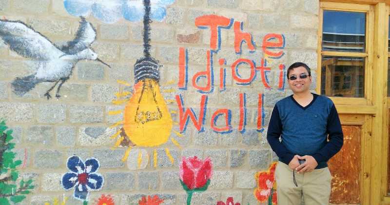 ड्रक वाइट लोटस स्कूल से होते हुए पैंगांग त्सो तक का सफ़र  Three Idiot