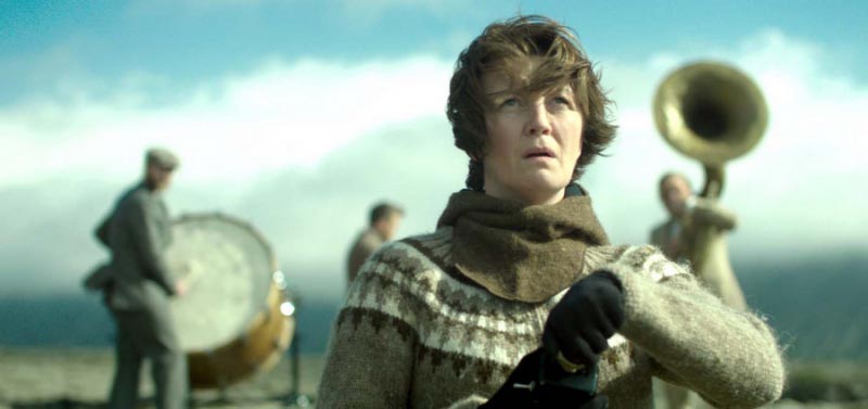 "Woman At War": In Green And Against Everything