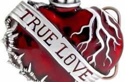 <center>प्रेम म्हणजे नक्की काय असत ??</center>