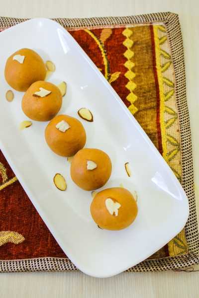 10 Best Healthy Ladoo Recipes For Kids - Indian Dessert Recipes