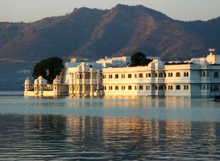 10 Best Places To Visit In India In December | Winter Destinations In India