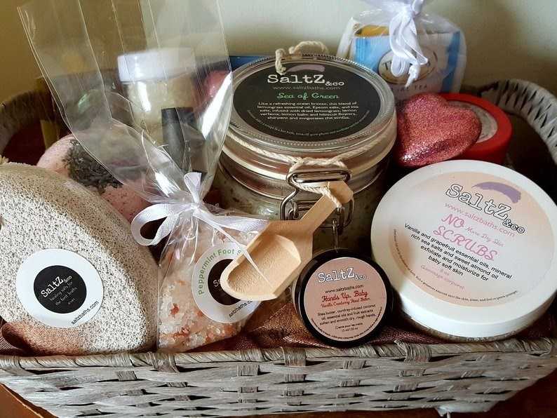 10 Gift Ideas To Create Unique Memories For Anniversary