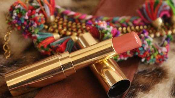 10 Popular Lakme Lipstick Pink Shades - WiseShe