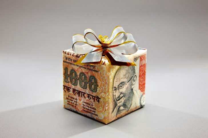 10 Tips To Save Our Money Smartly