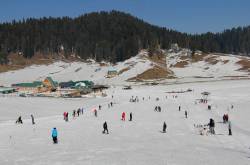 11 Images That Will Make You Want to Visit Gulmarg