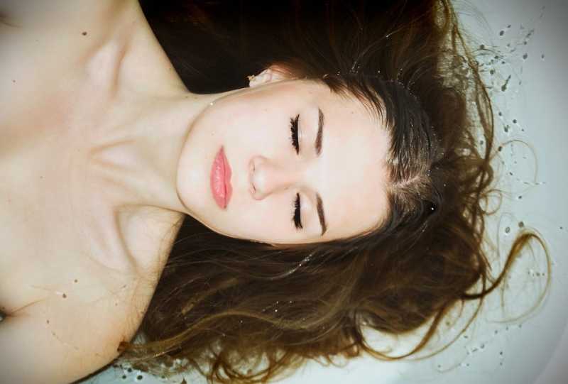 13 Natural Remedies For Dandruff Treatment At Home