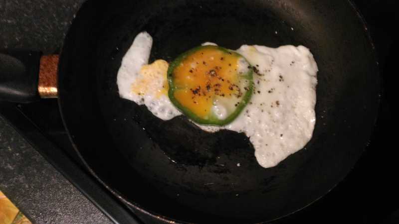 2 MINUTE CAPSICUM EGG OMELETTE