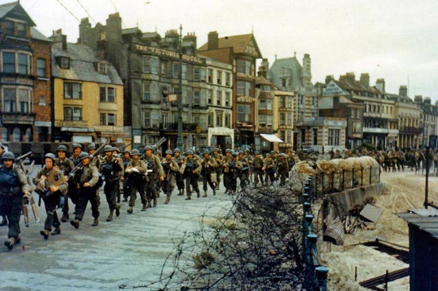 20 Photos Of D Day Normandy Landings‬‬ - Past Vs Present