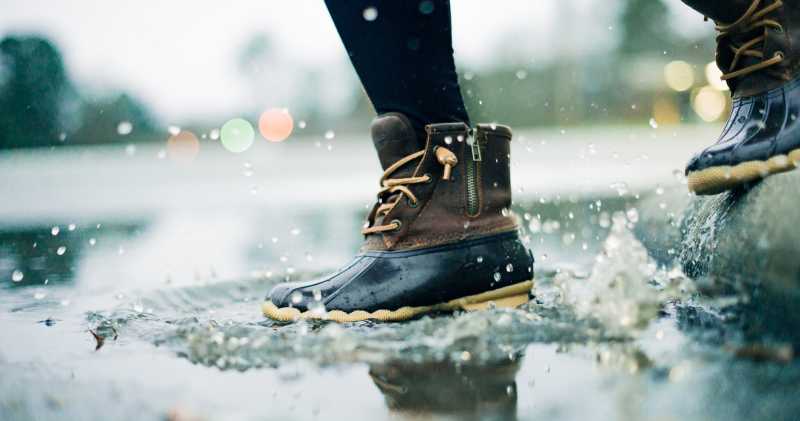 4 Reasons To Buy Good Quality Rainy Shoes