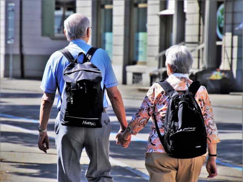 5 Essential Travel Tips For Senior Citizens - Sweet Sharing