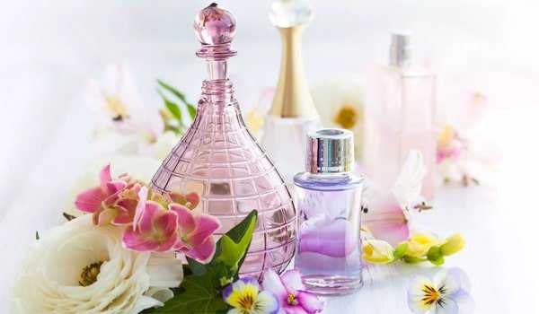 5 Floral Perfumes That Are A Must Buy This Season