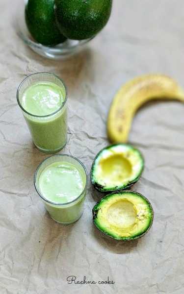 5 Minute Avocado Banana Smoothie - Rachna Cooks