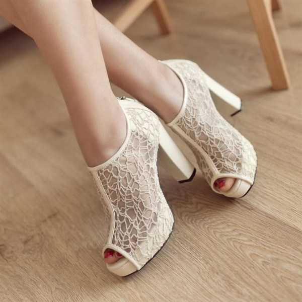 5 Simple Ways To Style Boots In Fall And Winter