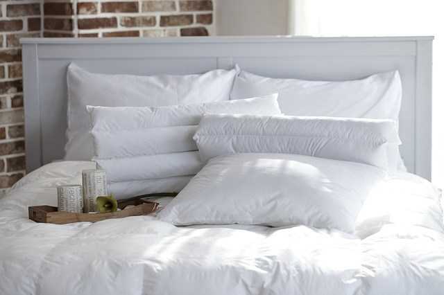 5 Must-have Pillows For The Ageing And The Elderly - Greying Gracefully