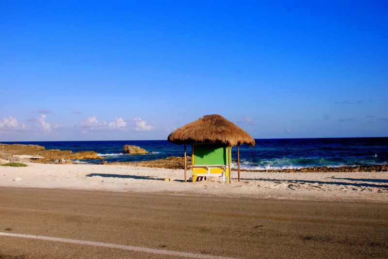 665 - 21st - Beachside Shop