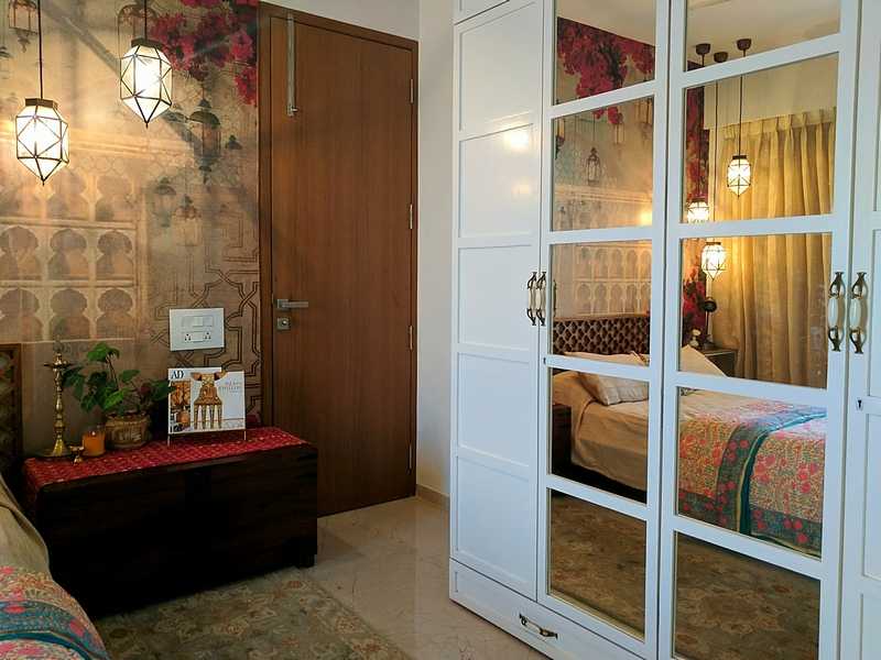 7 Beautiful Ways To Decorate With Mirrors • One Brick At A Time