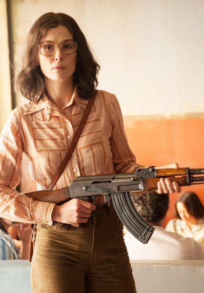 7 DAYS IN ENTEBBE Photos - Rosamund Pike - FilmoFilia