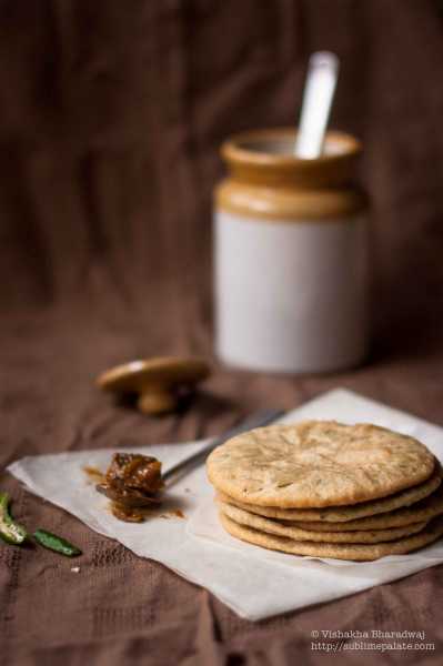 A Bengali Brunch: Koraishootir Kochuri [Pooris Stuffed With A Spicy Peas Masala]