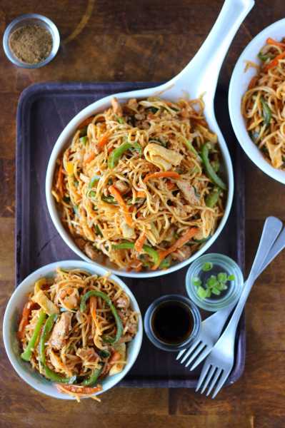 A Bit Of This And A Bit Of That: Schezwan Chicken Noodles