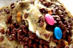 A  CUTE COOKIE INSIDE A CUT\