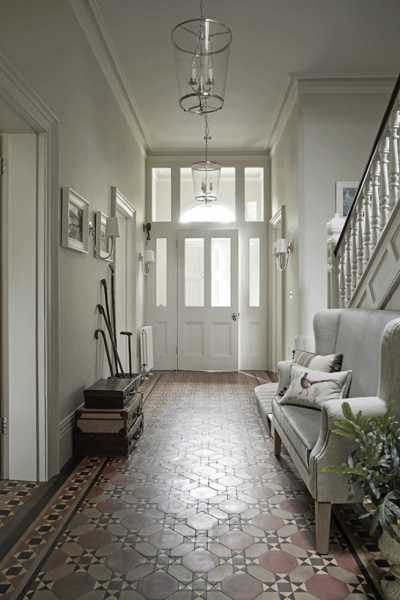 A Cozy English Country House