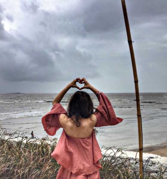 A GIRL NOT IN YELLOW BOOTS!!!