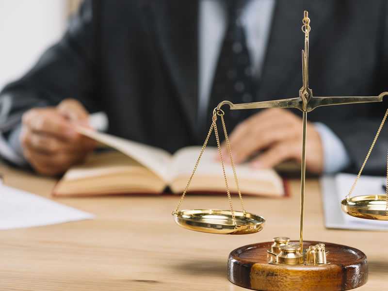 A Guide To Becoming A Lawyer