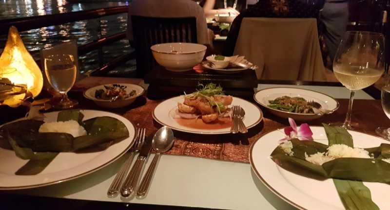 A Romantic Evening At Apsara Dinner Cruise, Bangkok | Roaming Pirates