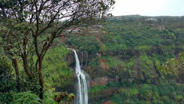 A Travel Guide To The Devkund Waterfalls 