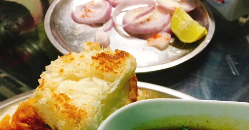 AMRITSARI CHOLE WITH TOASTED BUTTER PAV