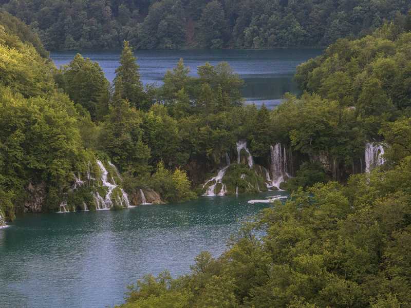 AN EMERALD PARADISE IN KRKA & PLITVICE NATIONAL PARK - Pebblewalks