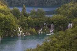 AN EMERALD PARADISE IN KRKA & PLITVICE NATIONAL PARK - Pebblewalks