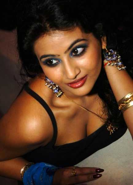 Aarthi  Latest Stills Image Picture