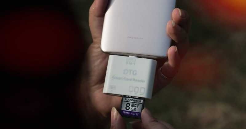 Access Files On The Go With A Pen Drive And Card Reader