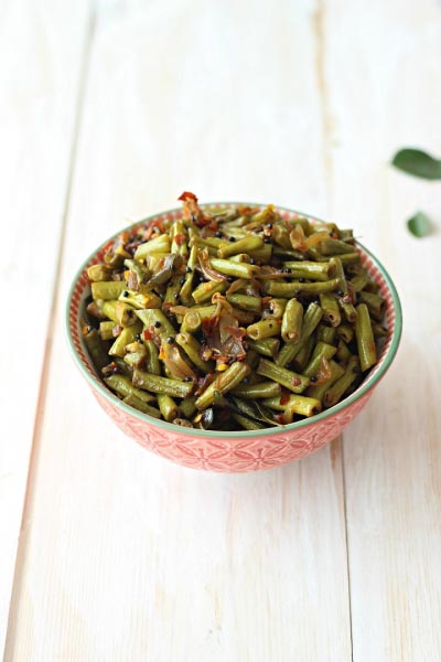Achinga Payar Mezhukkupuratti/ Long Beans Stir Fry