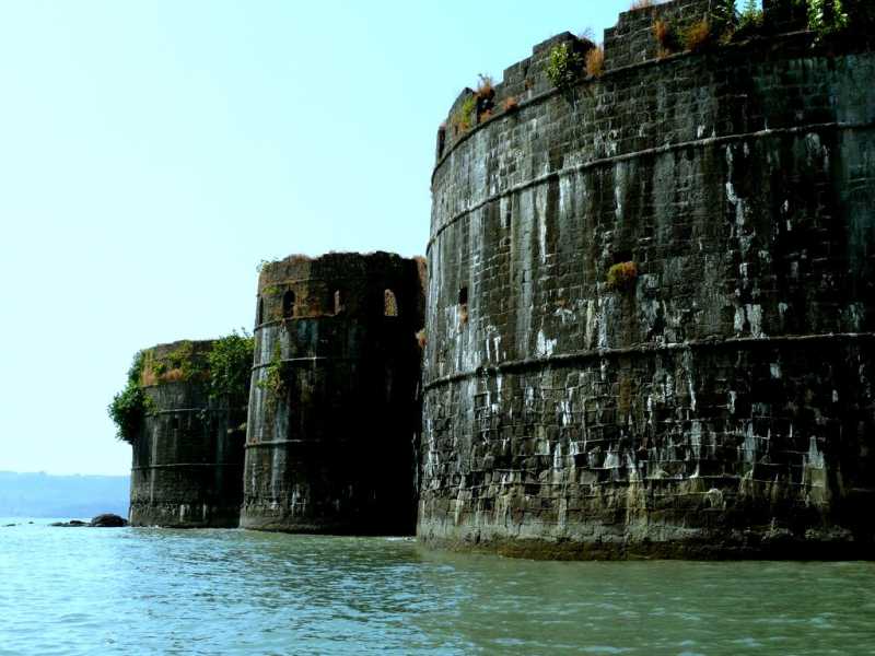 Adventure Unfurls @ Alibaug And Murud Zanjira
