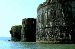 Adventure unfurls @ Alibaug and Murud Zanjira