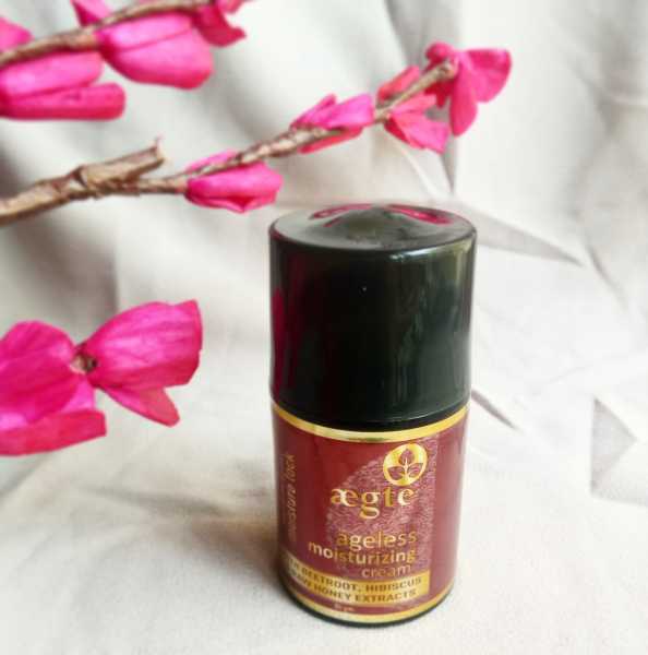 Aegte Ageless Moisturizing Cream With  Beetroot, Hibiscus And Raw Honey Extracts Review