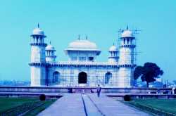 Agra: The Lesser Known Tomb of I’timad-Ud-Daulah