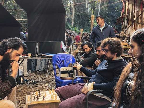 Ahead Of Thugs Of Hindostan Release Meet Thugs Of Chess Feat. Aamir Khan