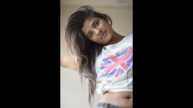 Aishwarya Rajesh Hot Pics (Bikini Pics, Malfunction, Navel, Boobs, Armpits) 2019 - Kuch Jano