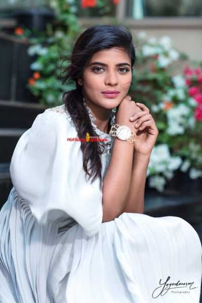 Aishwarya Rajesh Photo Shoot Stills For Femina Tamil Magazine