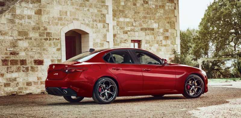 Alfa Romeo Giulia: The Deadly But Pretty Track Assassin For Your Next Road Trip - Indiapalette.com