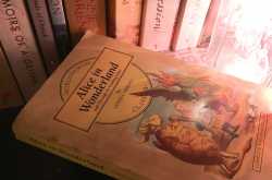 Alice in Wonderland and Through the Looking Glass by Lewis Carroll, Illustrated by John Tenniel