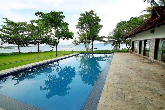 Alleppey Resorts: Things You Should Check Before Booking · Namrata - Bangalore Based Indian Fashion, Beauty, Lifestyle & Fitness Blogger