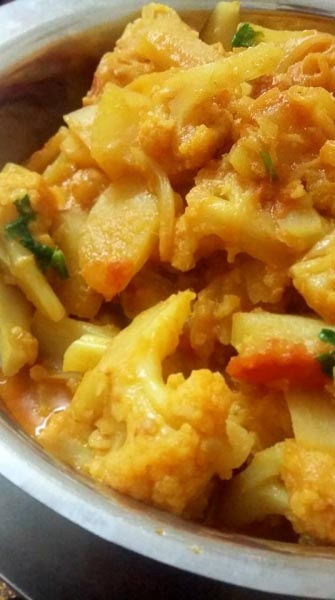 Aloo Ghobi Ki Sabzi In Pressure Cooker