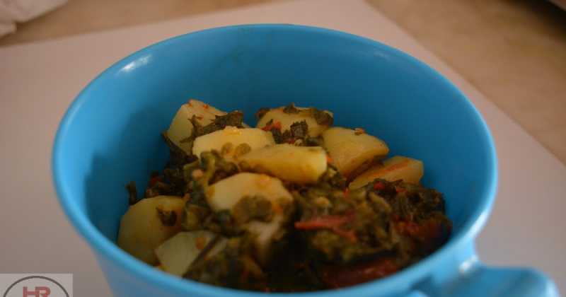 Aloo Palak Ki Sabzi, How To Make Dry Aloo Palak | Vegan Potato Spinach Fry