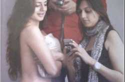 Amisha Patel TopleSS During PhotoShoot (Mobile Pic..PQ)
