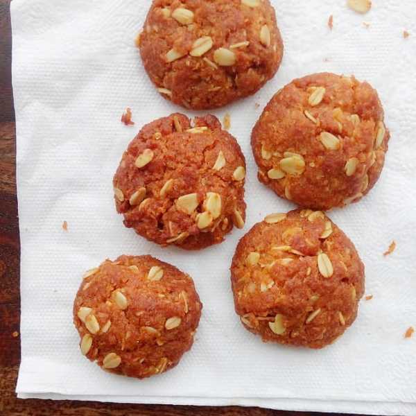 Anzac Cookies #creativecookieexchange - FLOURS & FROSTINGS