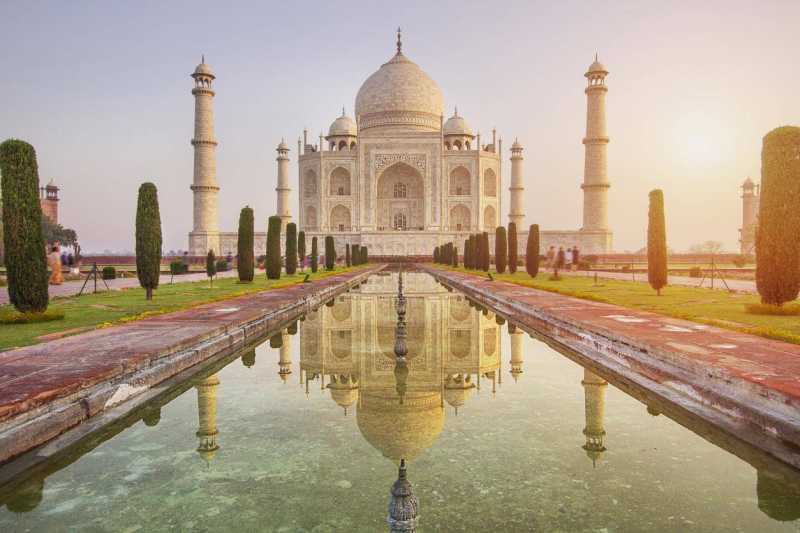 Apex Court India Has Concerned On Taj Mahal Changing Color.